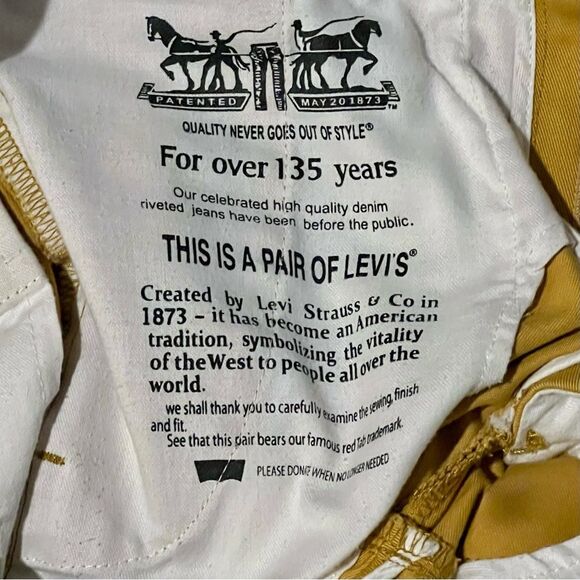 Levi's Vintage Yellow Chinos Classic Fit size 30” x 32” - Picture 4 of 5